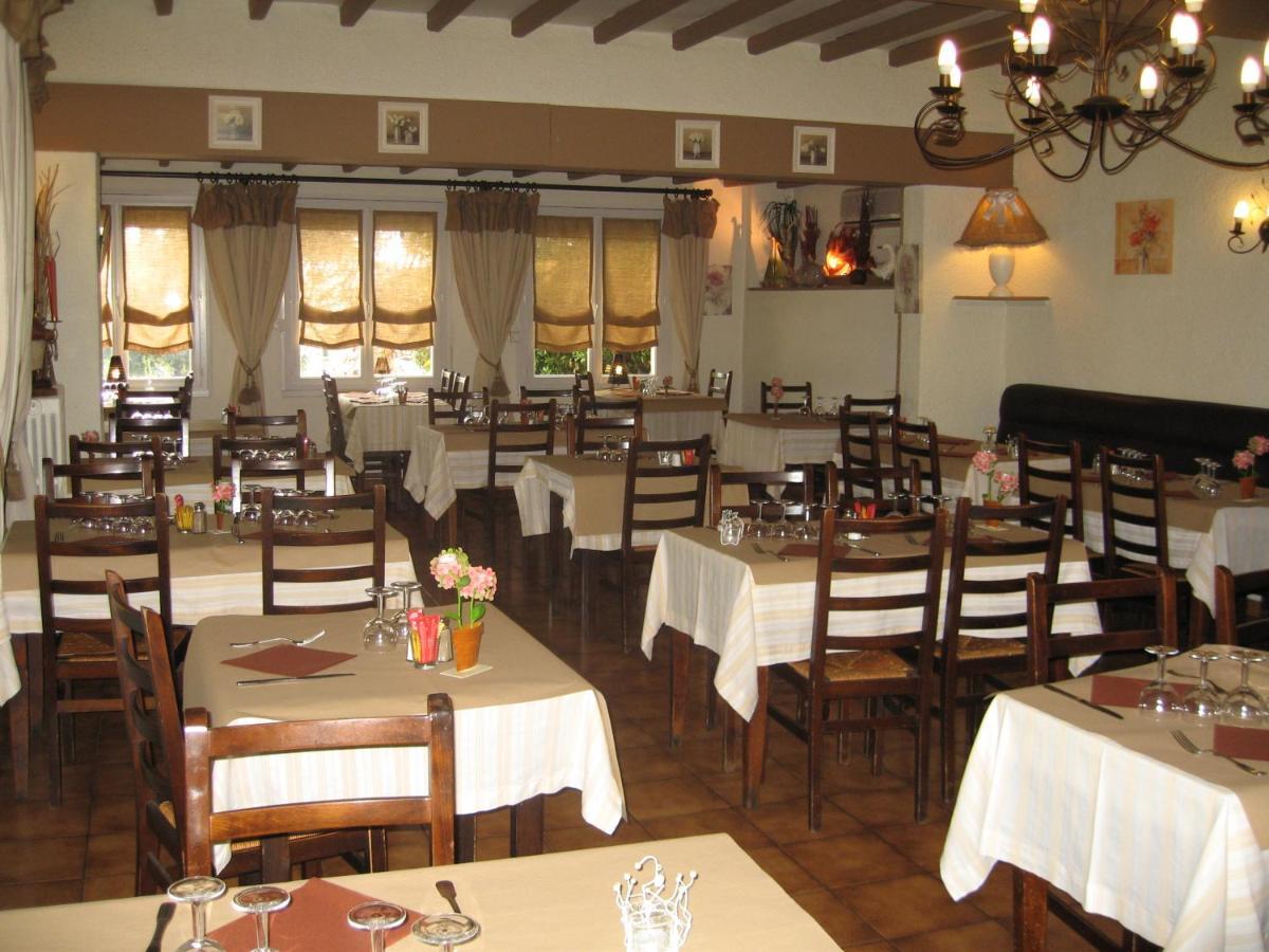 Les Deux Acacias Hotel Villepinte  Ngoại thất bức ảnh